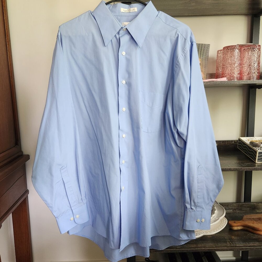 Van Heusen Poplin Men's Dress Shirt Long Sleeved Wrinkle Free Size 17 34/35
